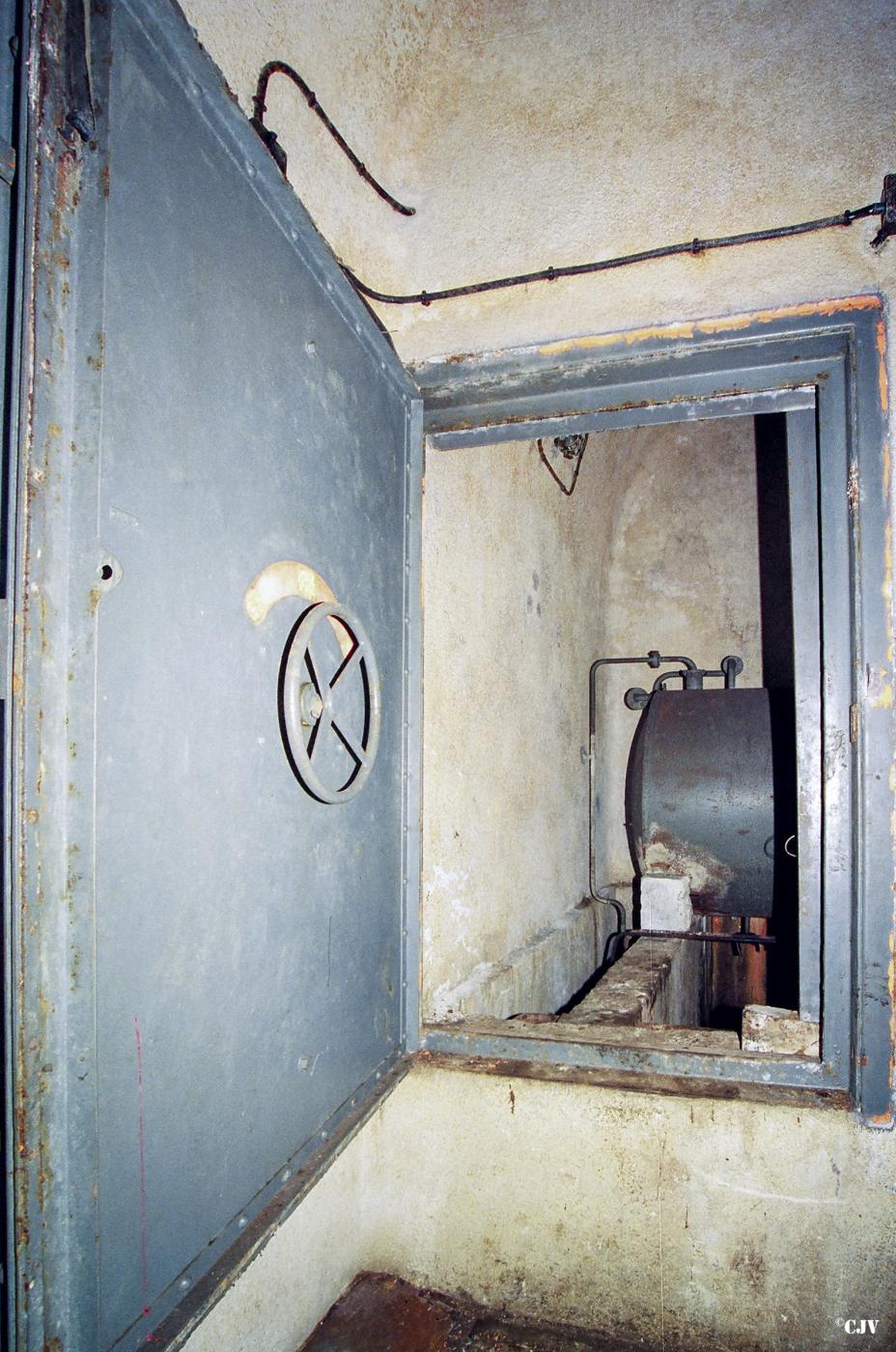 Ligne Maginot - WELSCHHOF - (Ouvrage d'infanterie) - Le stockage de gasoil pour la cuisine - Lia VERMEULEN