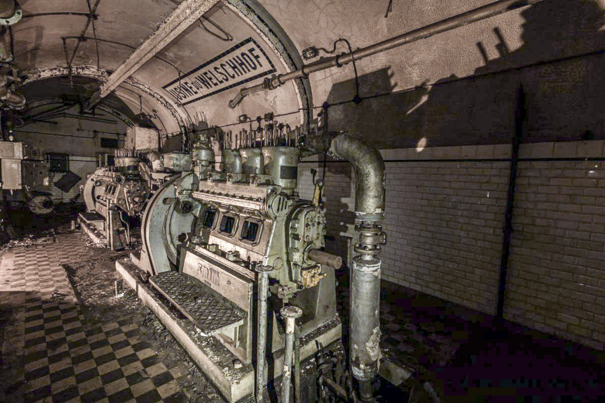 Ligne Maginot - WELSCHHOF - (Ouvrage d'infanterie) - L'usine électrique de l'ouvrage
Groupes électrogène à moteur SMIM type 3SR19 délivrant 75 CV - YAMI1900