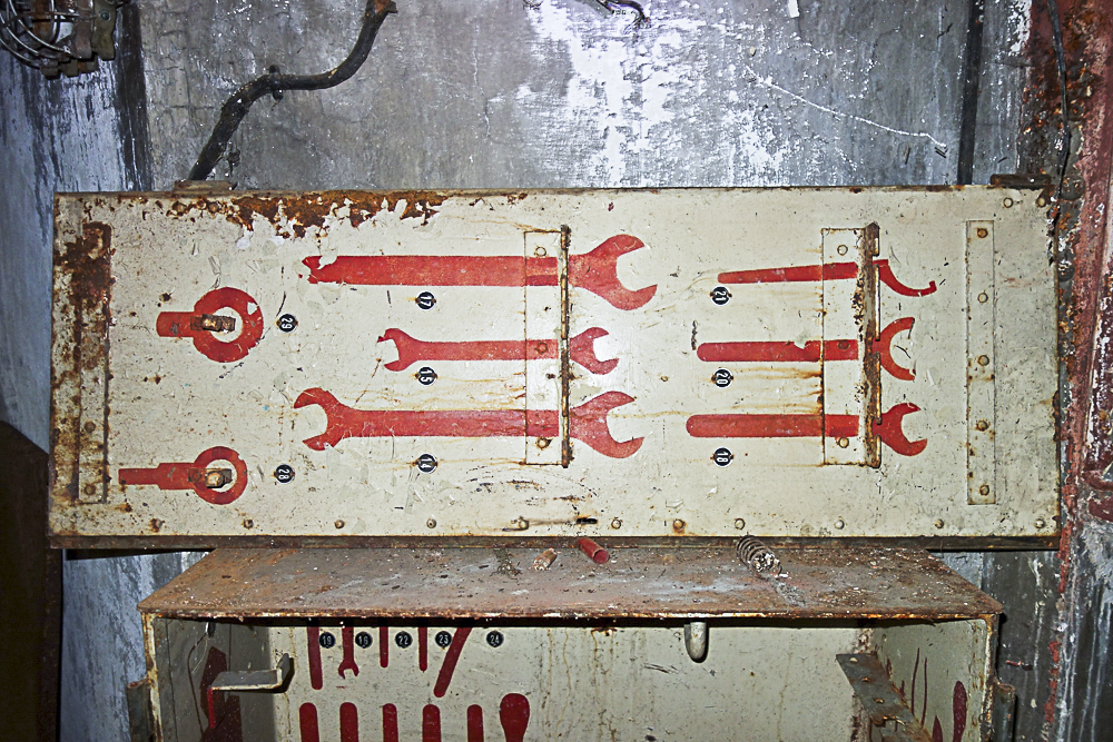 Ligne Maginot - HAUT POIRIER - (Ouvrage d'infanterie) - Bloc 1
Armoire à outils de la cloche AM - Michel Teiten