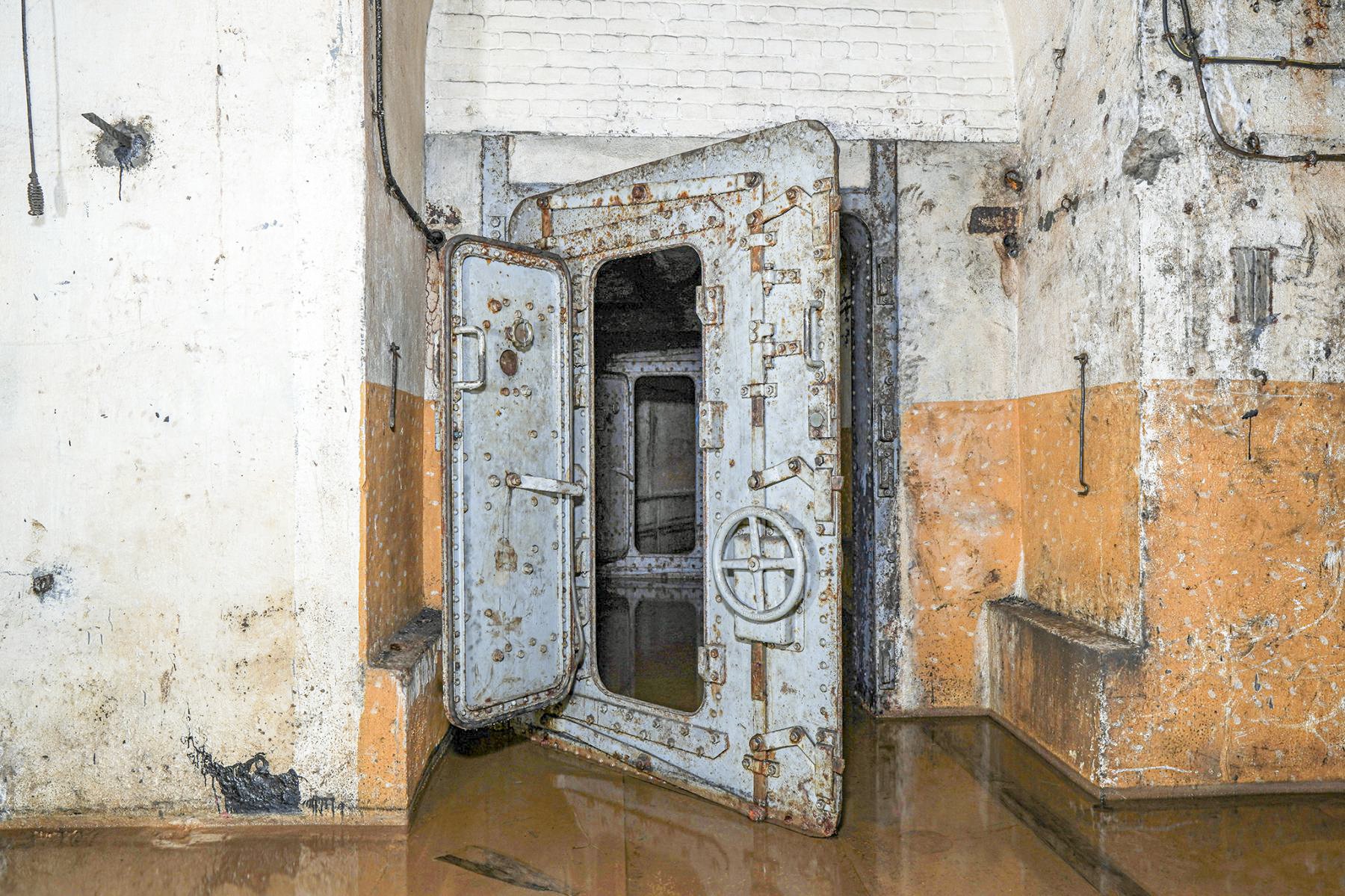 Ligne Maginot - BREHAIN - A6 - (Ouvrage d'artillerie) - Bloc 4
Le sas d'entrée du bloc - David Palmer