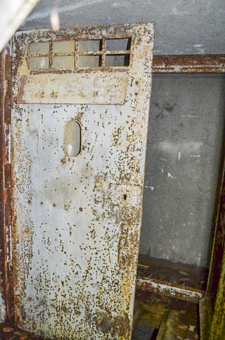 Ligne Maginot - 108 - STRENGWALD NORD - (Casemate d'infanterie - Double) - Porte blindée avec son volet d'aération et son ouverture pour défense rapprochée - D. Froehly