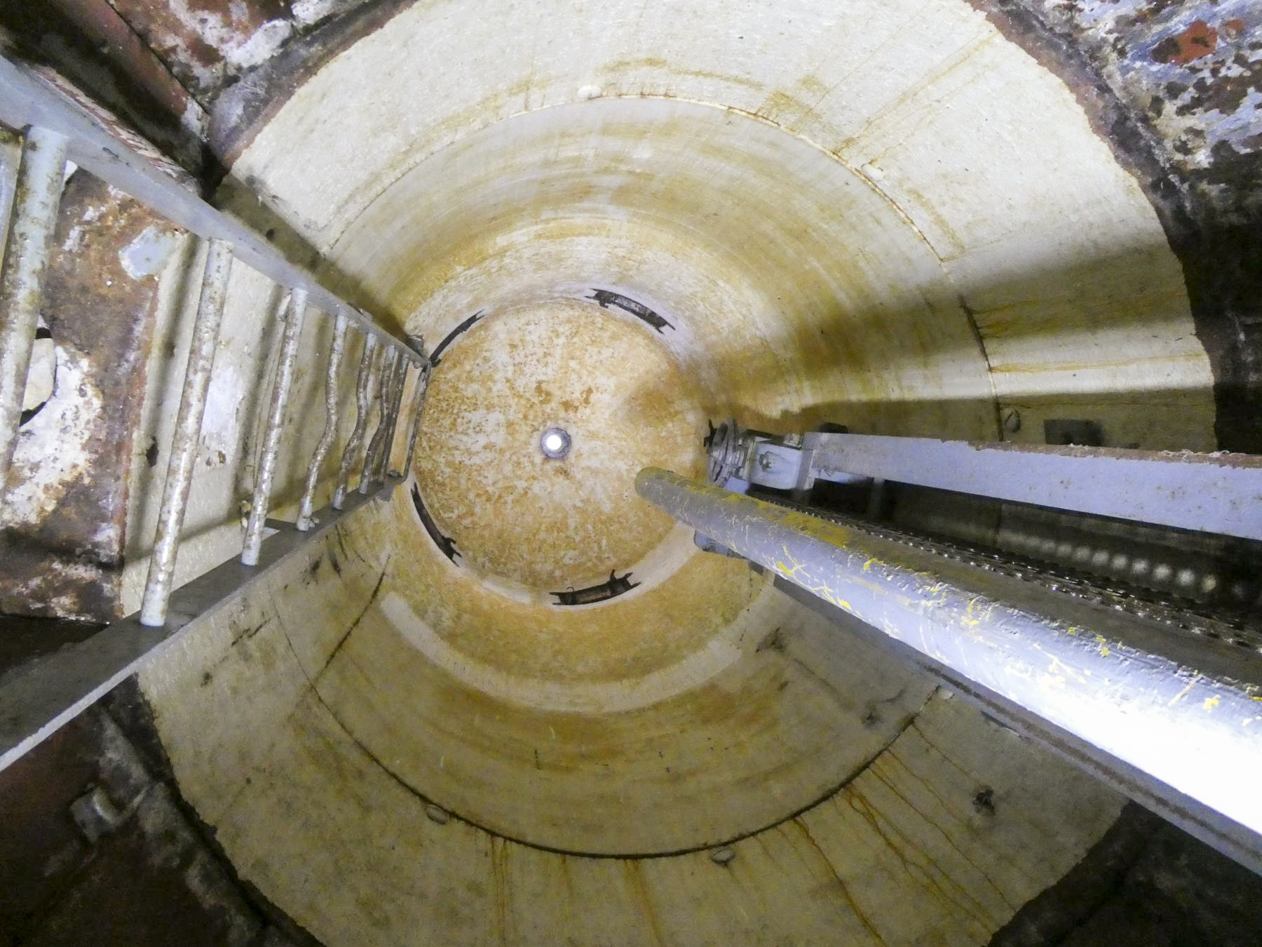 Ligne Maginot - MONT AGEL - (Ouvrage d'artillerie) - Bloc 4
La cloche GFM - ELLENA Daniel - CUNY Philippe