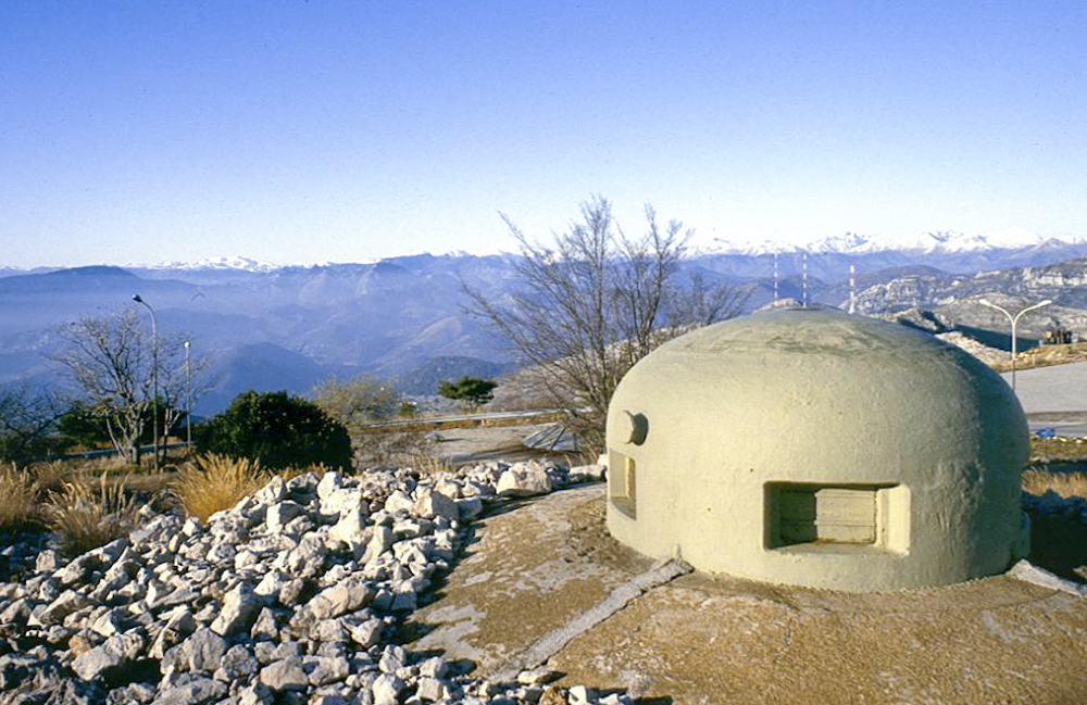Ligne Maginot - MONT AGEL - (Ouvrage d'artillerie) - Bloc 7
Bloc cuirassé de défense des dessus - LOVINY Alain