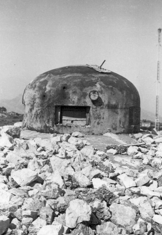 Ligne Maginot - MONT AGEL - (Ouvrage d'artillerie) - Cloche GFM du bloc 7 dans les années '50'. - Non précisé