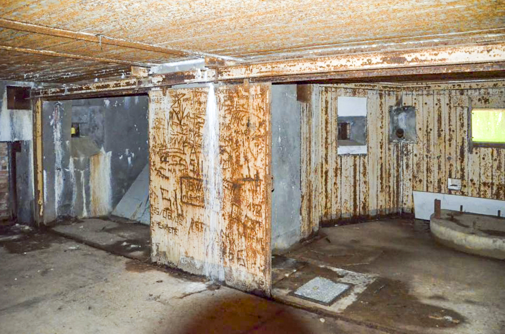 Ligne Maginot - 111 - BETTLACH NORD - (Casemate d'infanterie - Double) - Porte blindée coulissante permettant d'isoler les chambres de tir nord - D. Froehly