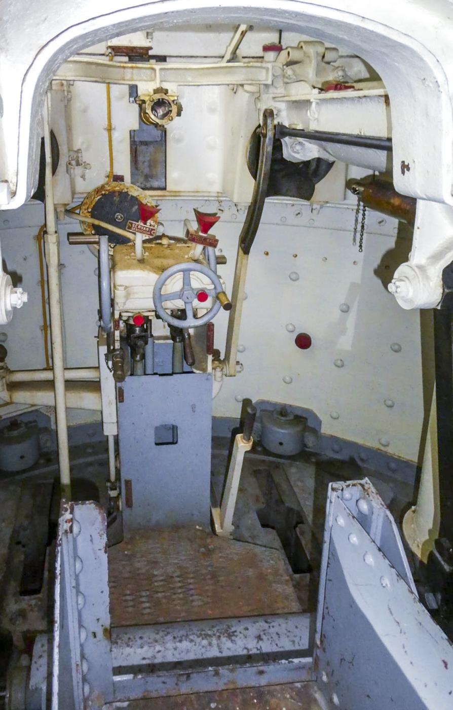 Ligne Maginot - MONT AGEL - (Ouvrage d'artillerie) - Bloc 5
Chambre de tir - ELLENA Daniel - CUNY Philippe