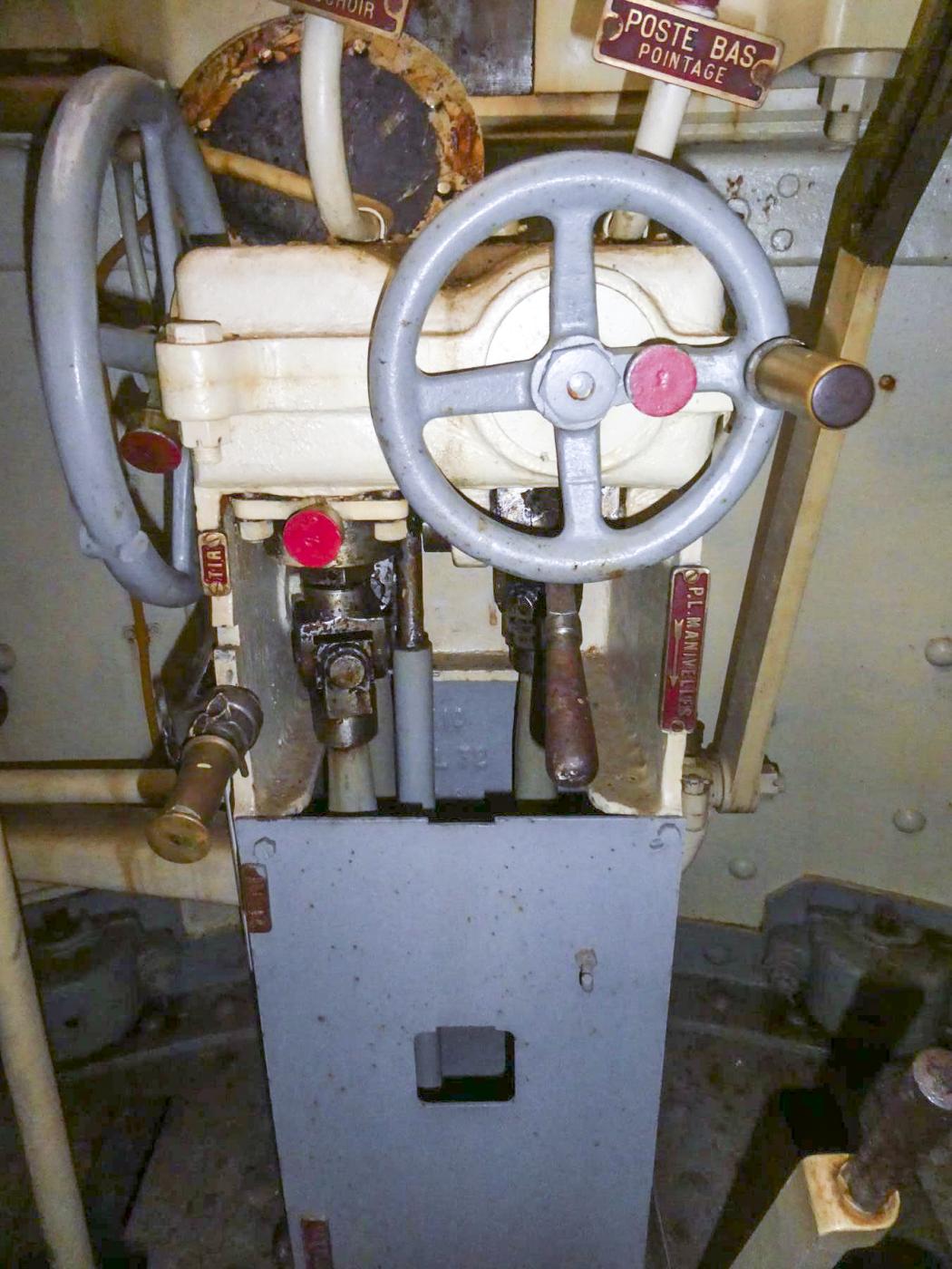 Ligne Maginot - MONT AGEL - (Ouvrage d'artillerie) - Bloc 5
Chambre de tir - ELLENA Daniel - CUNY Philippe