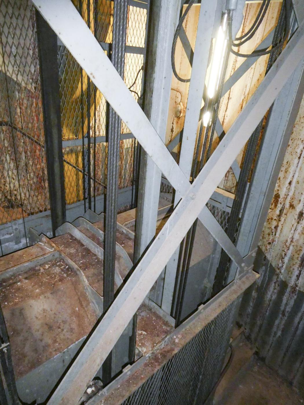 Ligne Maginot - MONT AGEL - (Ouvrage d'artillerie) - Bloc 5
Monte charges - ELLENA Daniel - CUNY Philippe