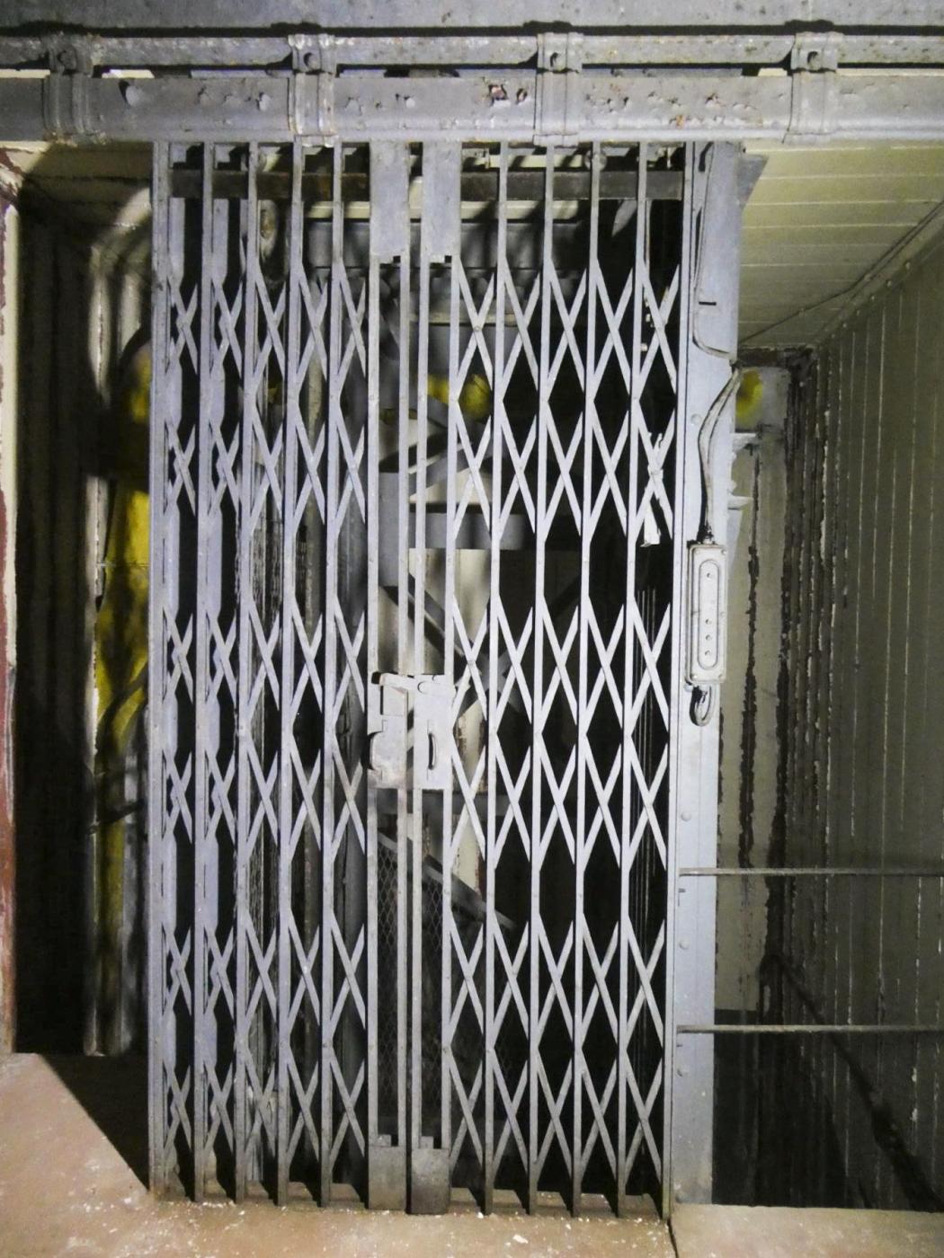 Ligne Maginot - MONT AGEL - (Ouvrage d'artillerie) - Bloc 6
Monte charges - ELLENA Daniel - CUNY Philippe