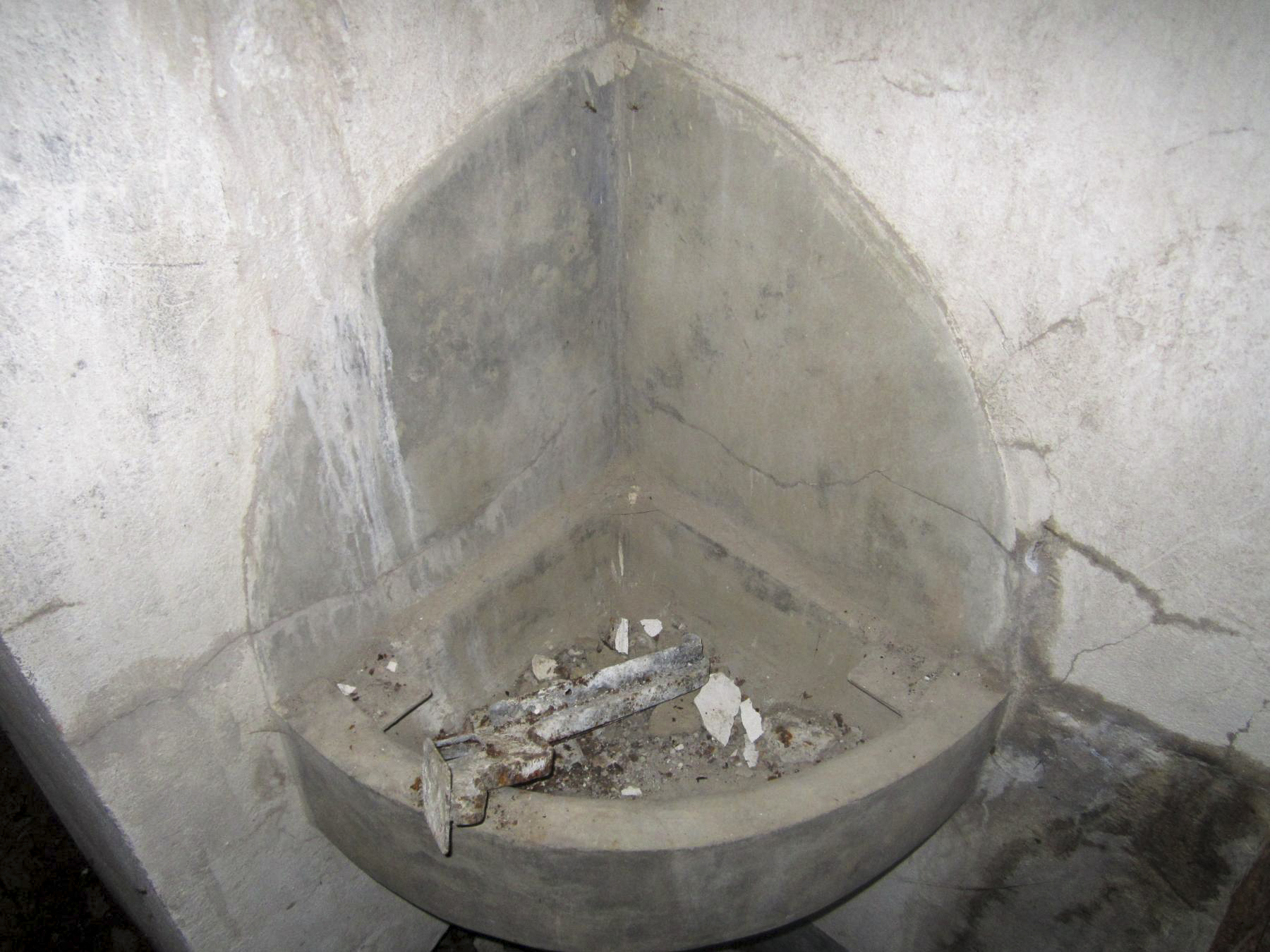 Ligne Maginot - HOCHWALD C5 - (Casemate d'infanterie) - Chambre pour deux officiers - lavabo - Gregory Fuchs