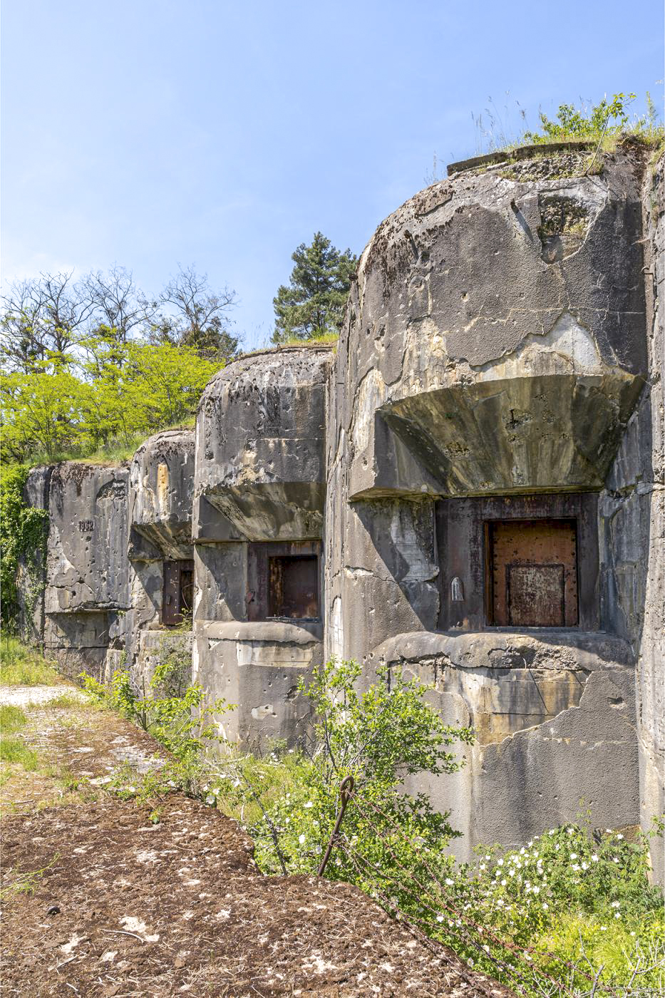 Ligne Maginot - HOCHWALD - (Ouvrage d'artillerie) - Bloc 6
Trois créneaux pour canons de 75 mle 29 - David Palmer