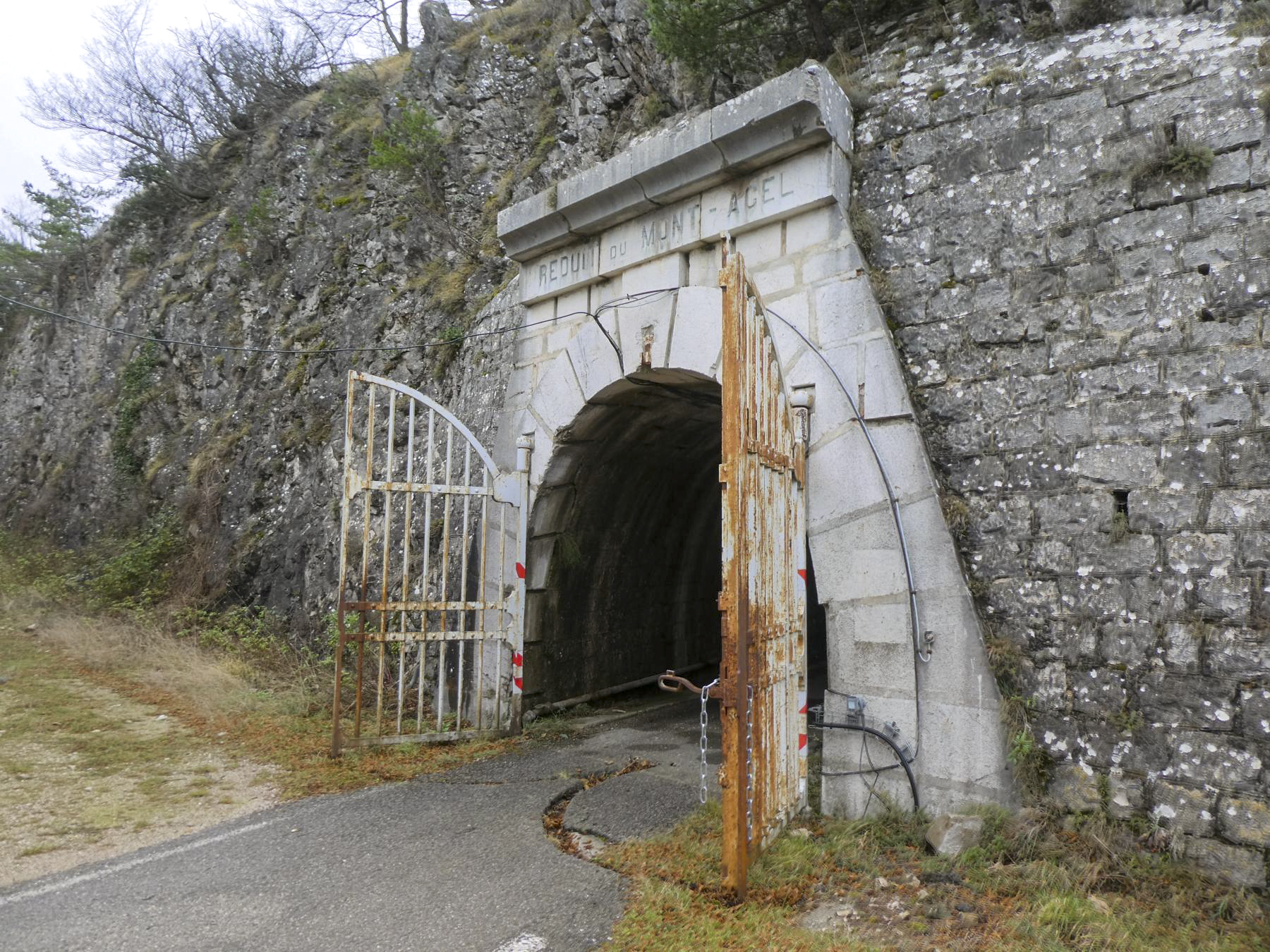Ligne Maginot - REDUIT (1°BIE 157°RAP)  - (Position d'artillerie préparée) -  - ELLENA Daniel - CUNY Philippe