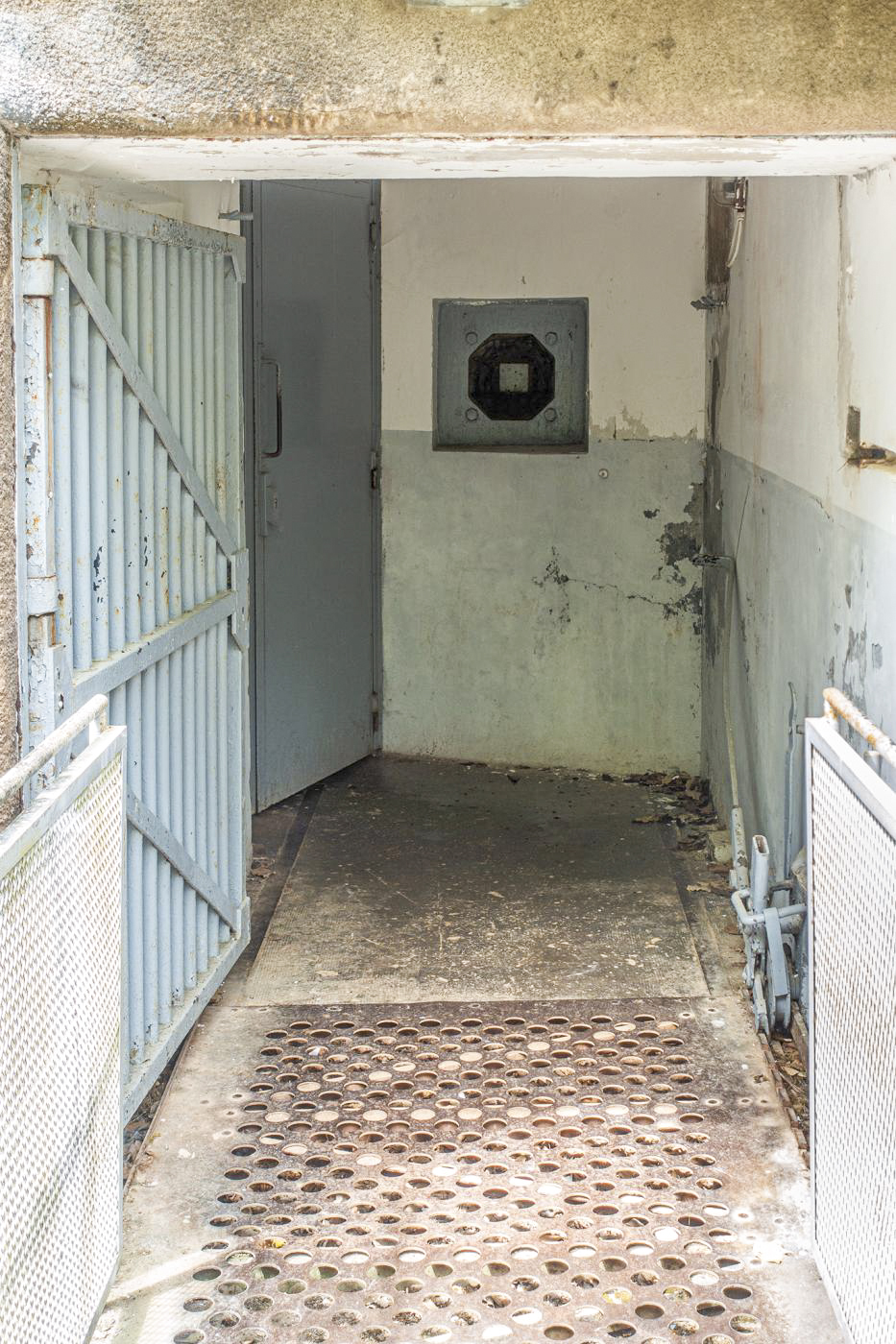 Ligne Maginot - SIMSERHOF - (Ouvrage d'artillerie) - Entrée des hommes
Grille d'entrée - David Palmer