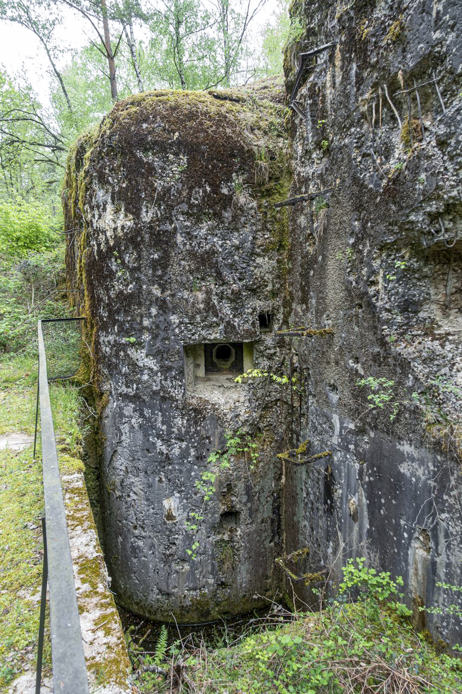 Ligne Maginot - SIMSERHOF - (Ouvrage d'artillerie) - Bloc 5
Créneau FM de défense du fossé diamant - David Palmer