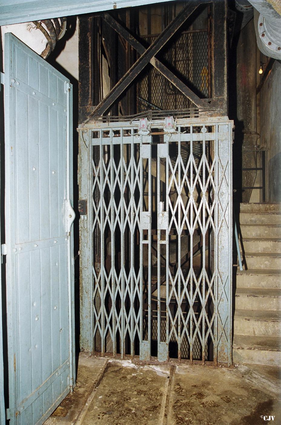 Ligne Maginot - SCHOENENBOURG - (Ouvrage d'artillerie) - Entrée des hommes - Lia VERMEULEN