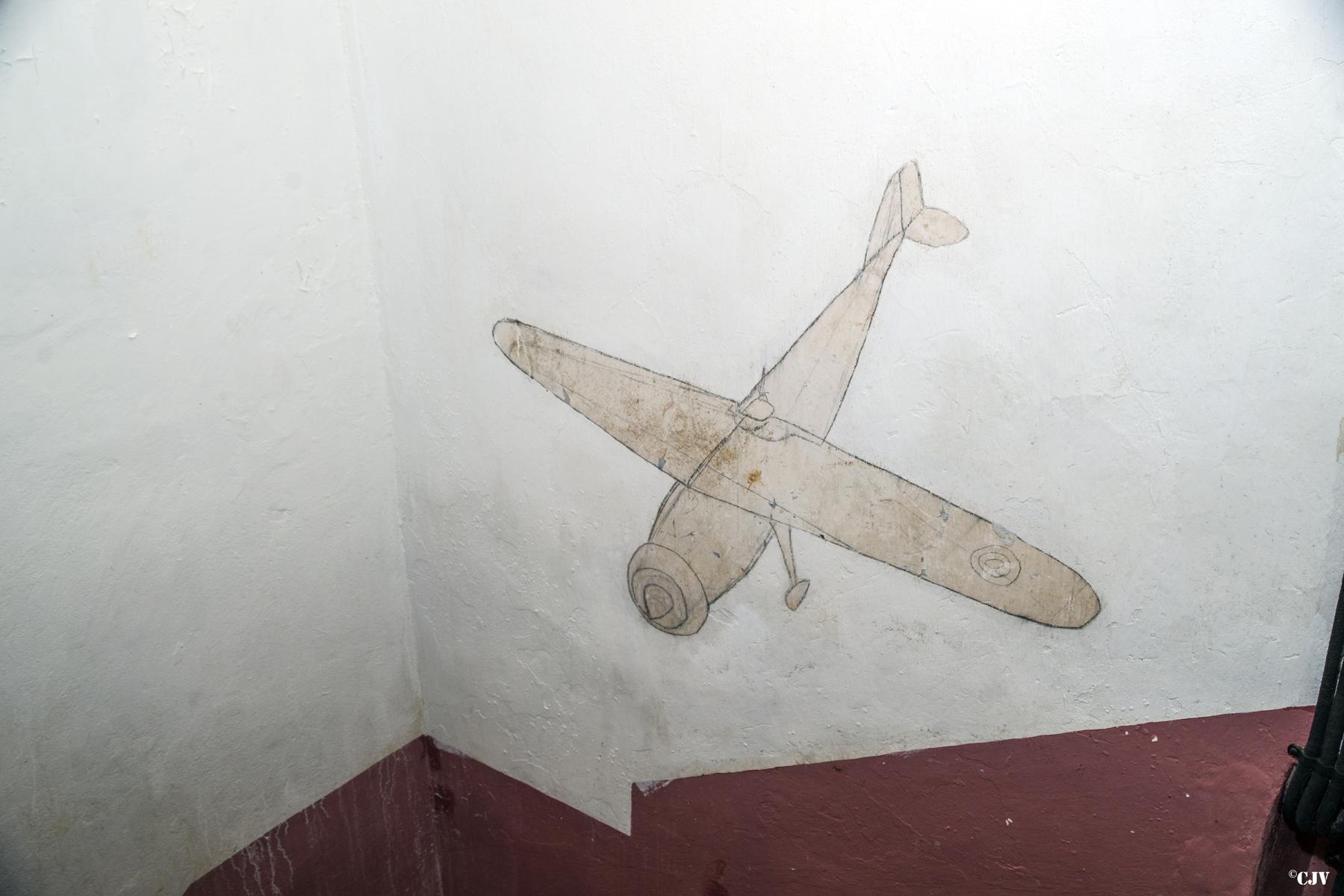 Ligne Maginot - SCHOENENBOURG - (Ouvrage d'artillerie) - Bloc 1
Peinture murale au pied du bloc - Lia VERMEULEN