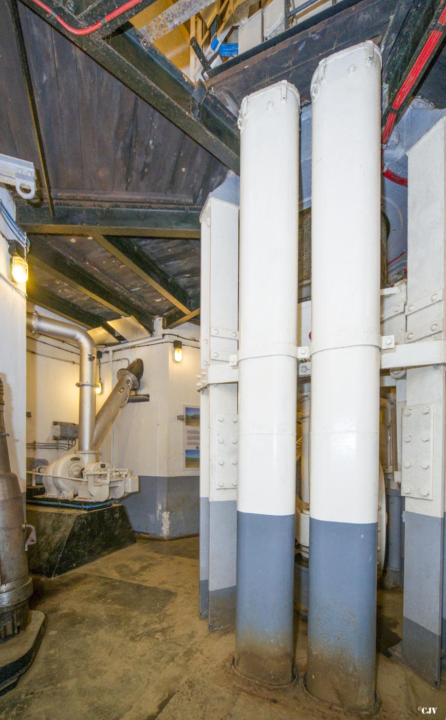 Ligne Maginot - SCHOENENBOURG - (Ouvrage d'artillerie) - Bloc 3
Etage inférieur de la tourelle - Lia VERMEULEN