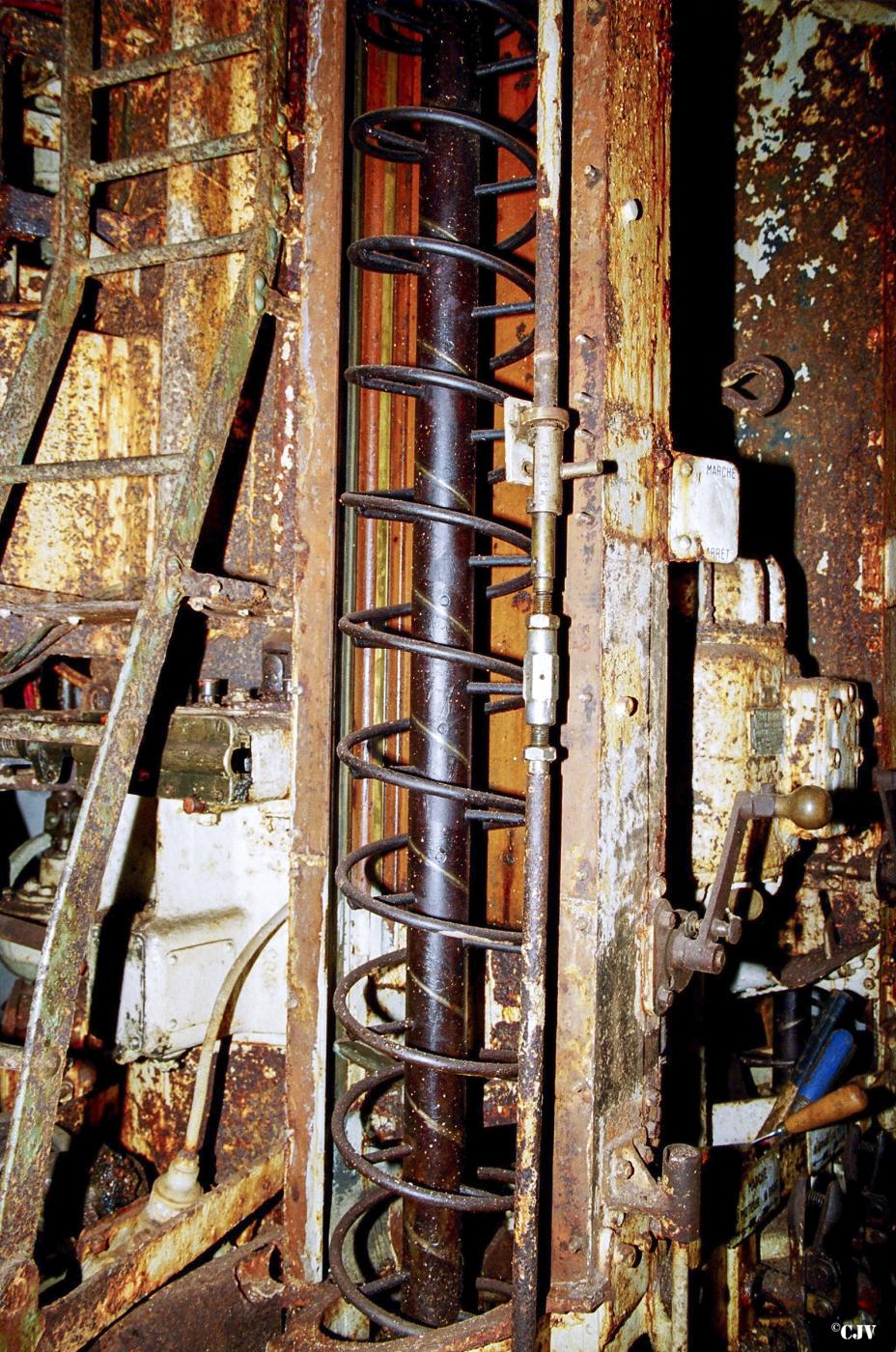 Ligne Maginot - SCHOENENBOURG - (Ouvrage d'artillerie) - Bloc 5
Tourelle de mortiers de 81 mm
 - Lia VERMEULEN