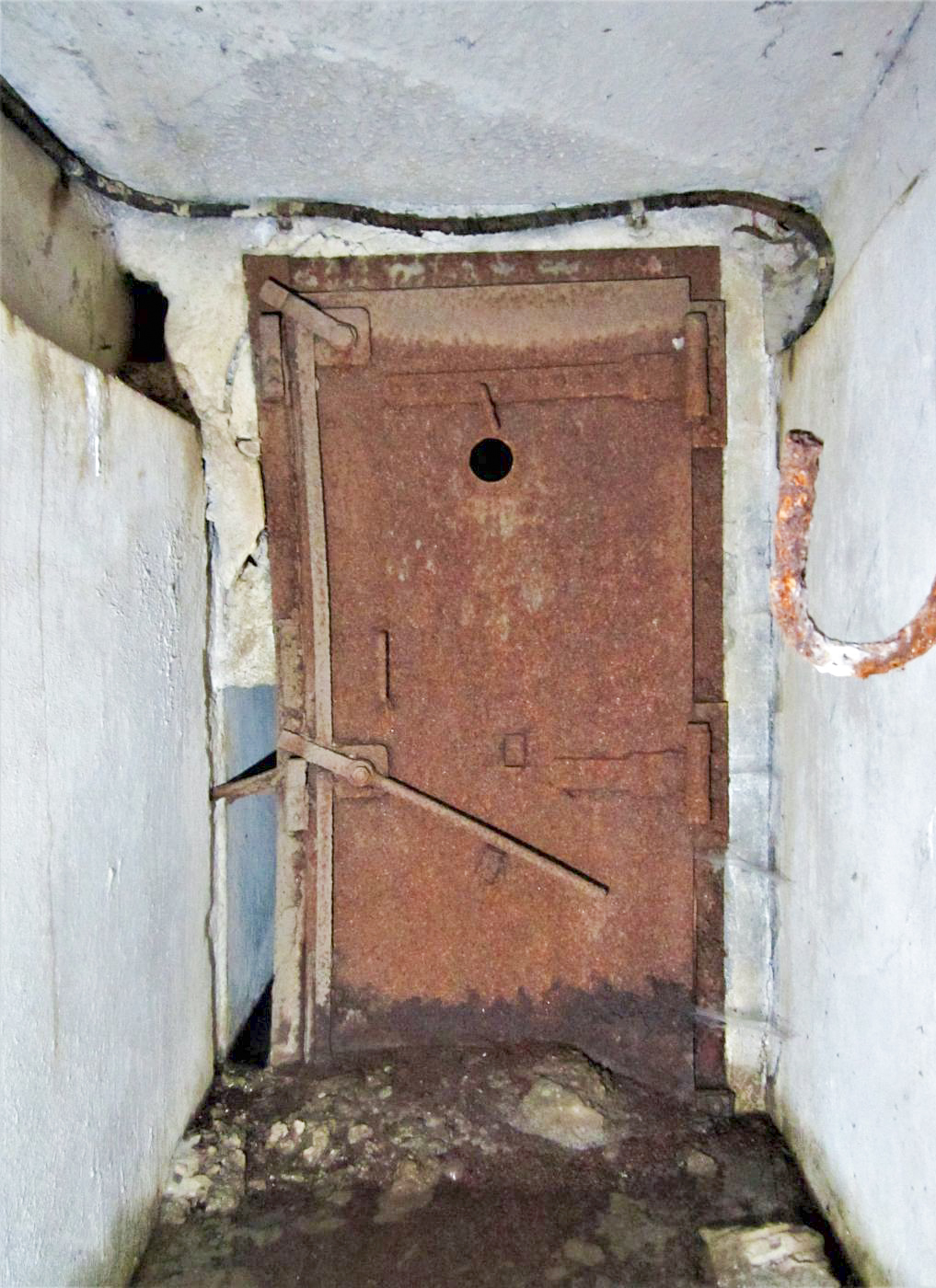 Ligne Maginot - DRACHENBRONN NORD OUEST - (Casemate d'infanterie) - Entrée de la galerie reliant les deux casemates - Gregory Fuchs