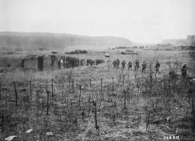 Ligne Maginot - HOCHWALD - (Ouvrage d'artillerie) - Des troupes du 2° Bon 410th Infantry 103 Div 7 army à proximité du bloc 13 le 15 décembre 1944 
Photo Signal Corp 6AG 28085/ETA HQ 44 29877 Auteur GRETZ
