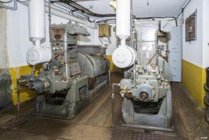Ligne Maginot - LA FERTE - (Ouvrage d'infanterie) - Bloc 1
Usine électrique
Les deux groupes électrogènes à moteur CLM 108 de 25 CV
