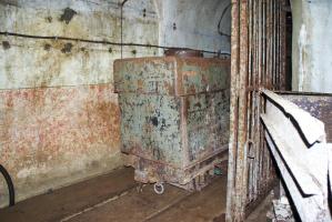 Ligne Maginot - MICHELSBERG - A22 - (Ouvrage d'artillerie) - Un wagon citerne dans le M2 du bloc 6.