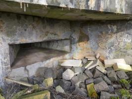 Ligne Maginot - BB7 - (Blockhaus pour canon) - L'embrasure mitrailleuse droite.