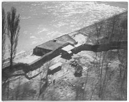 Ligne Maginot - CHAMP DE COURSES - (Casemate d'infanterie - double) - Photo aérienne
Le dispositif de camouflage est bien visible sur cette photo