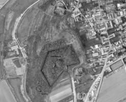 Ligne Maginot - Fort DUCROT et ses casemates d'artillerie (1970) - Le fort DUCROT et ses deux casemates de flanquement