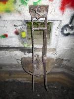 Ligne Maginot - HAUTE DIGUE 2 - (Blockhaus pour arme infanterie) - Créneau mitrailleuse droit
Détail du support d'arme