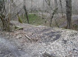 Ligne Maginot - OBERJAEGERHOFF - (Abri) - Dalle de la chambre de tir pour mitrailleuses
A gauche la sortie de secours