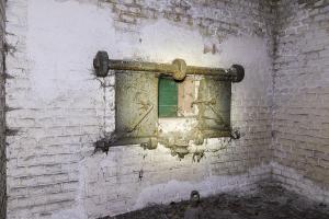 Ligne Maginot - FORT UHRICH (237°RI) - (PC) - Caponnière d'épaule du flanc gauche
Un des deux coffres pour canon-revolver de 3,7 cm
