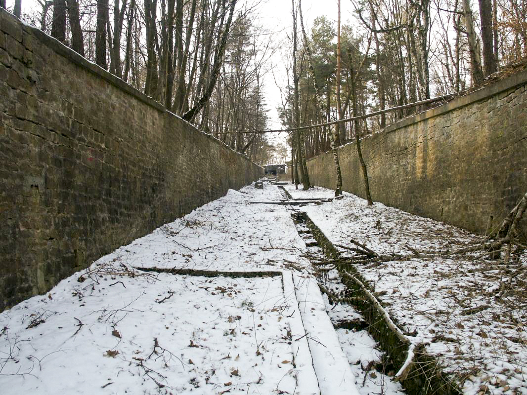 Ligne Maginot - HOCHWALD C5 ( Casemate d'infanterie ) - Le fossé antichar couvert par la casemate C5 - GRAMI