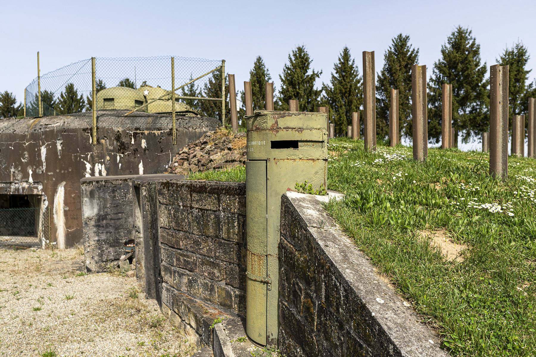 Ligne Maginot - ESCH - (Casemate d'infanterie - Double) - Niches pour mines et Observatoire Blindée - David Palmer