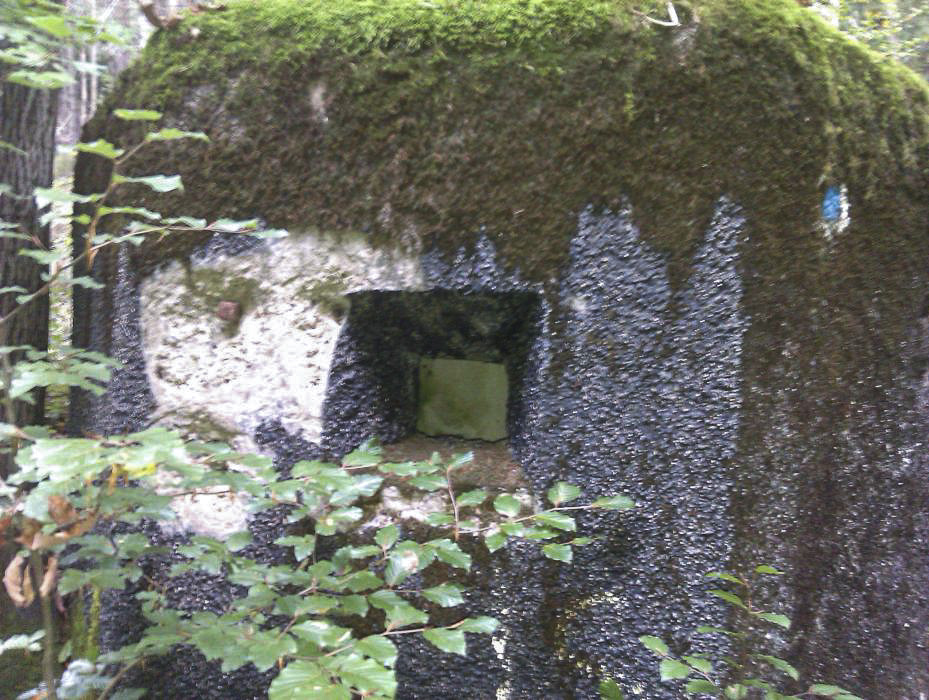 Ligne Maginot - PFAFFENBRONN 5 - (Blockhaus pour arme infanterie) - Créneau latéral de défense rapprochée - donceuh