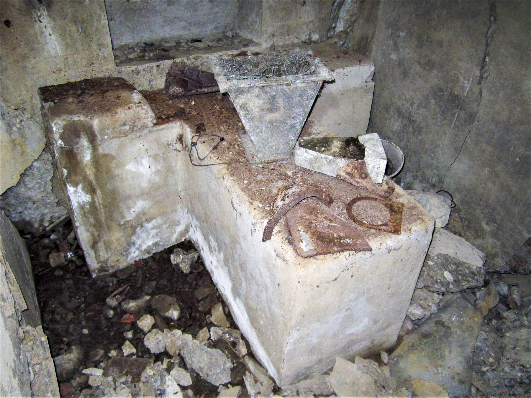 Ligne Maginot - PFAFFENBRONN 7 - (Blockhaus pour arme infanterie) - Support de la mitrailleuse - Gregory Fuchs