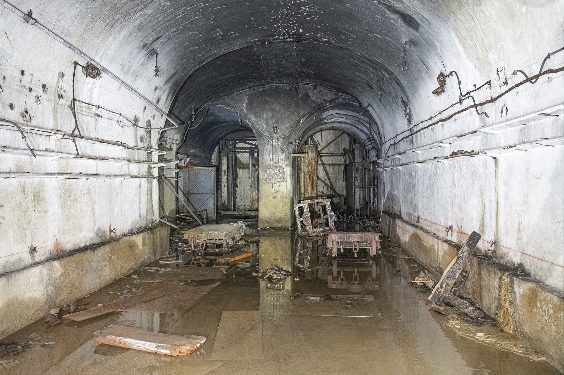 Ligne Maginot - LATIREMONT - A3 - (Ouvrage d'artillerie) - Entrée munitions
Le bas de l'entrée au niveau de la galerie - David Palmer