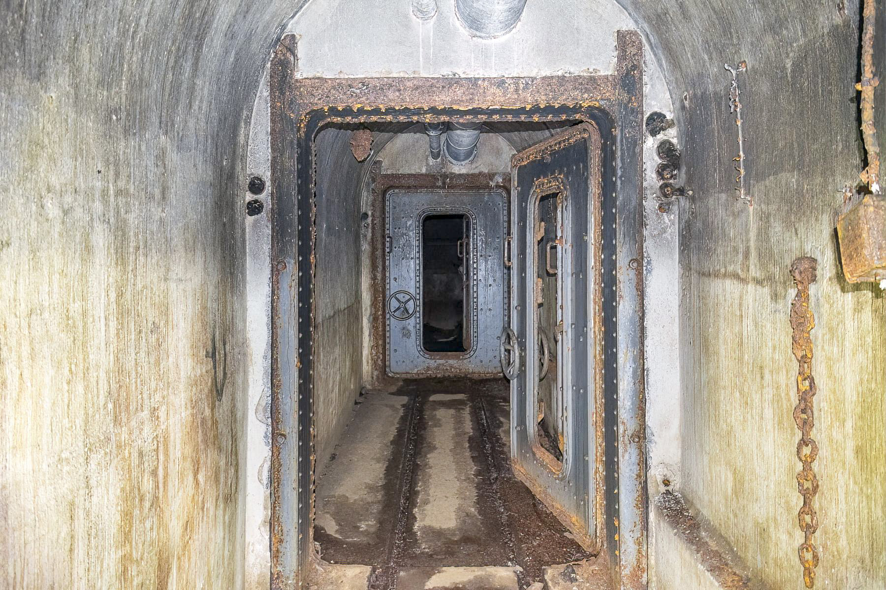 Ligne Maginot - LATIREMONT - A3 - (Ouvrage d'artillerie) - Bloc 2
Le sas d'entrée du bloc - David Palmer