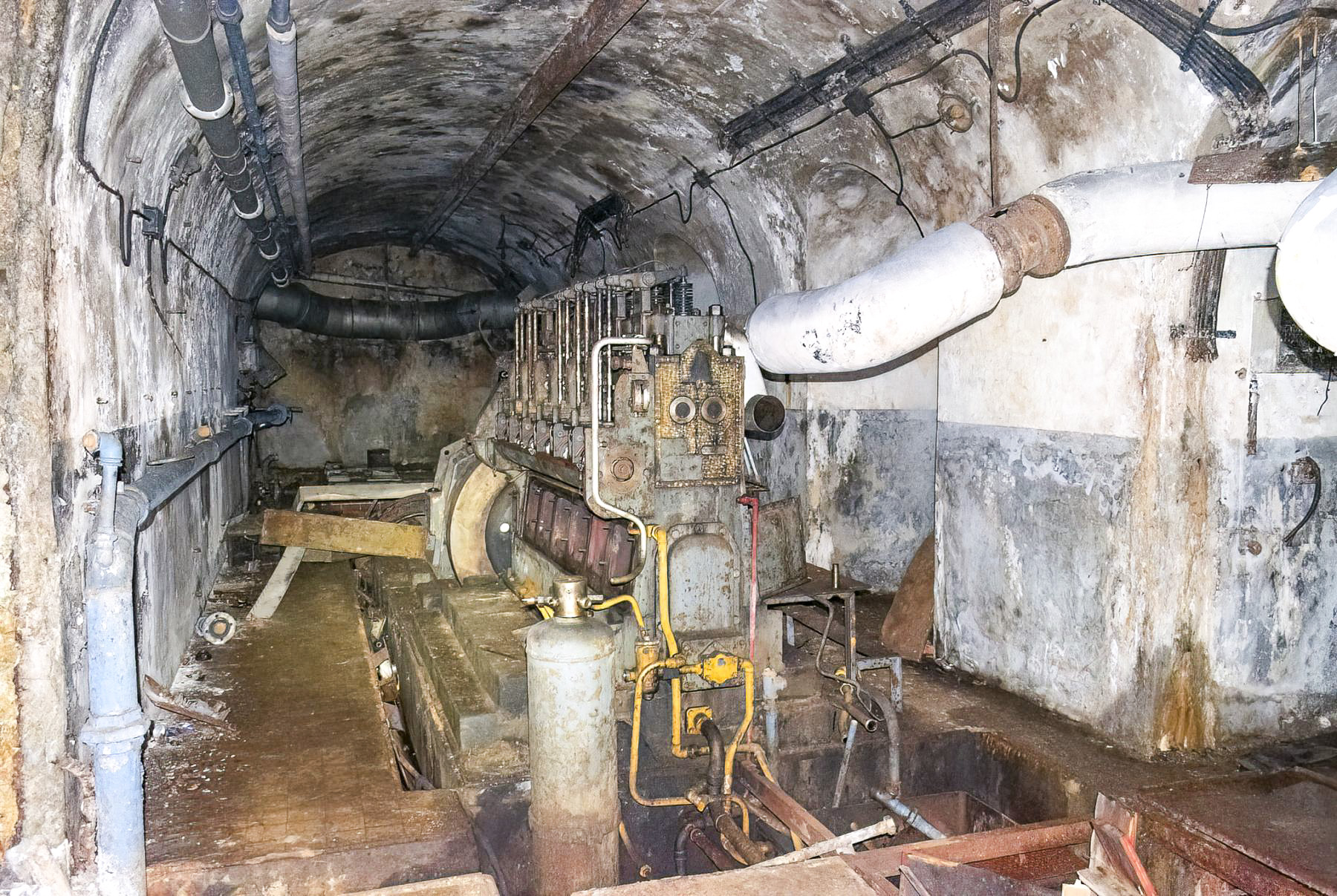 Ligne Maginot - LATIREMONT - A3 - (Ouvrage d'artillerie) - Usine electrique
L'un des moteurs SGCM - David Palmer