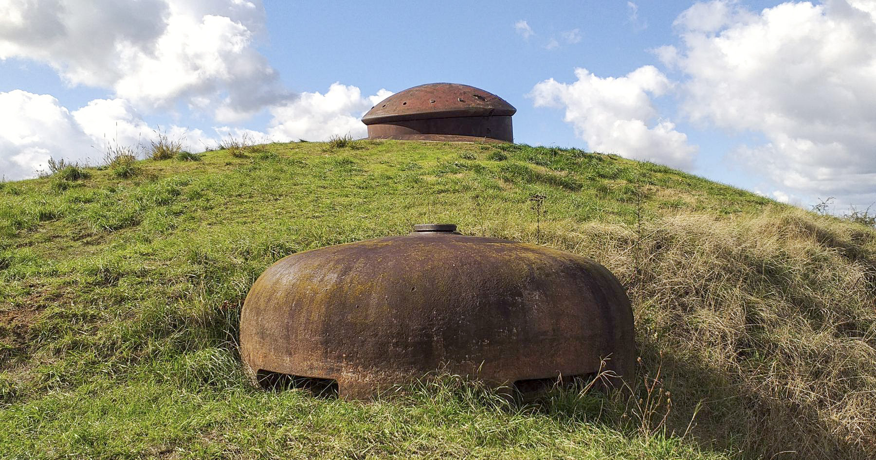 Ligne Maginot - LA FERTE - (Ouvrage d'infanterie) - Bloc 2
La cloche VDP et la tourelle pour deux AM - Gregory Fuchs