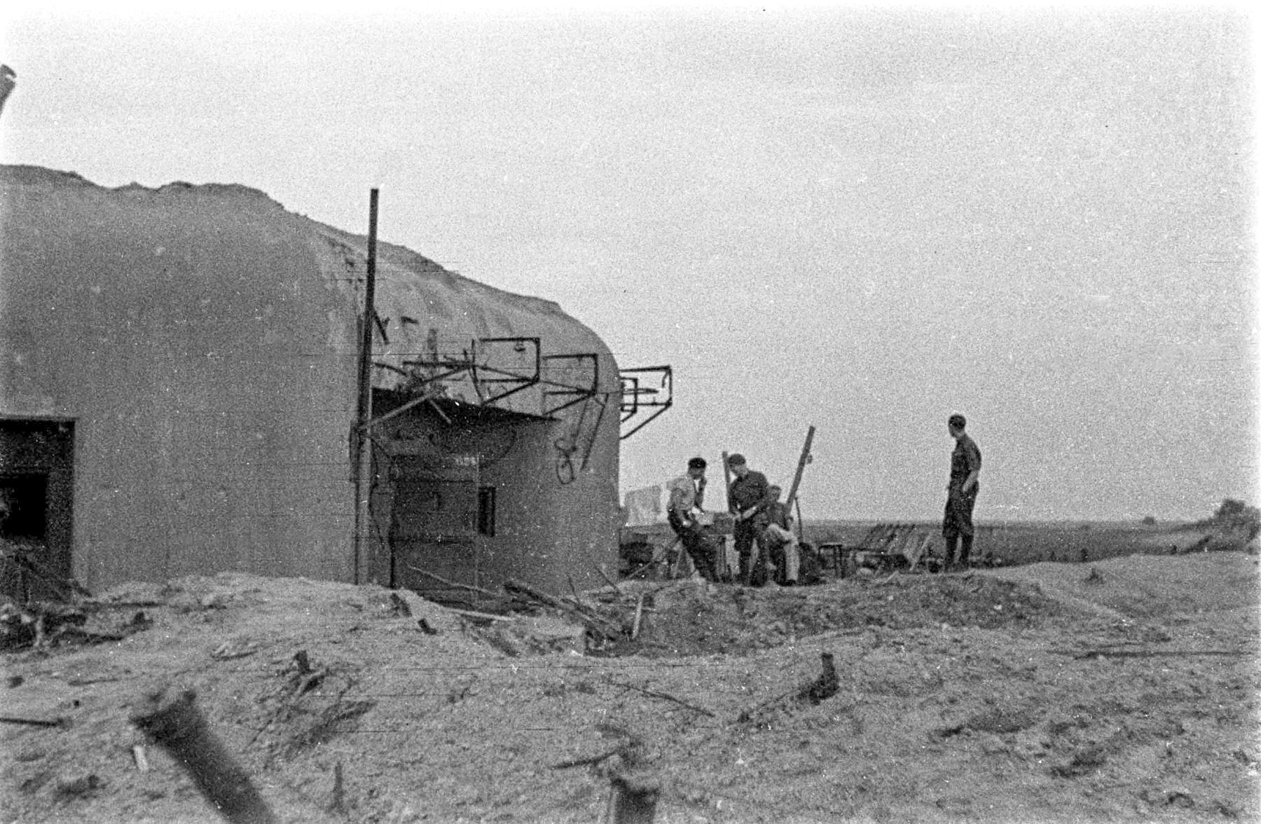 Ligne Maginot - ASCHBACH EST - O2 - (Casemate d'infanterie - Double) - La casemate après les combats - Albert HAAS