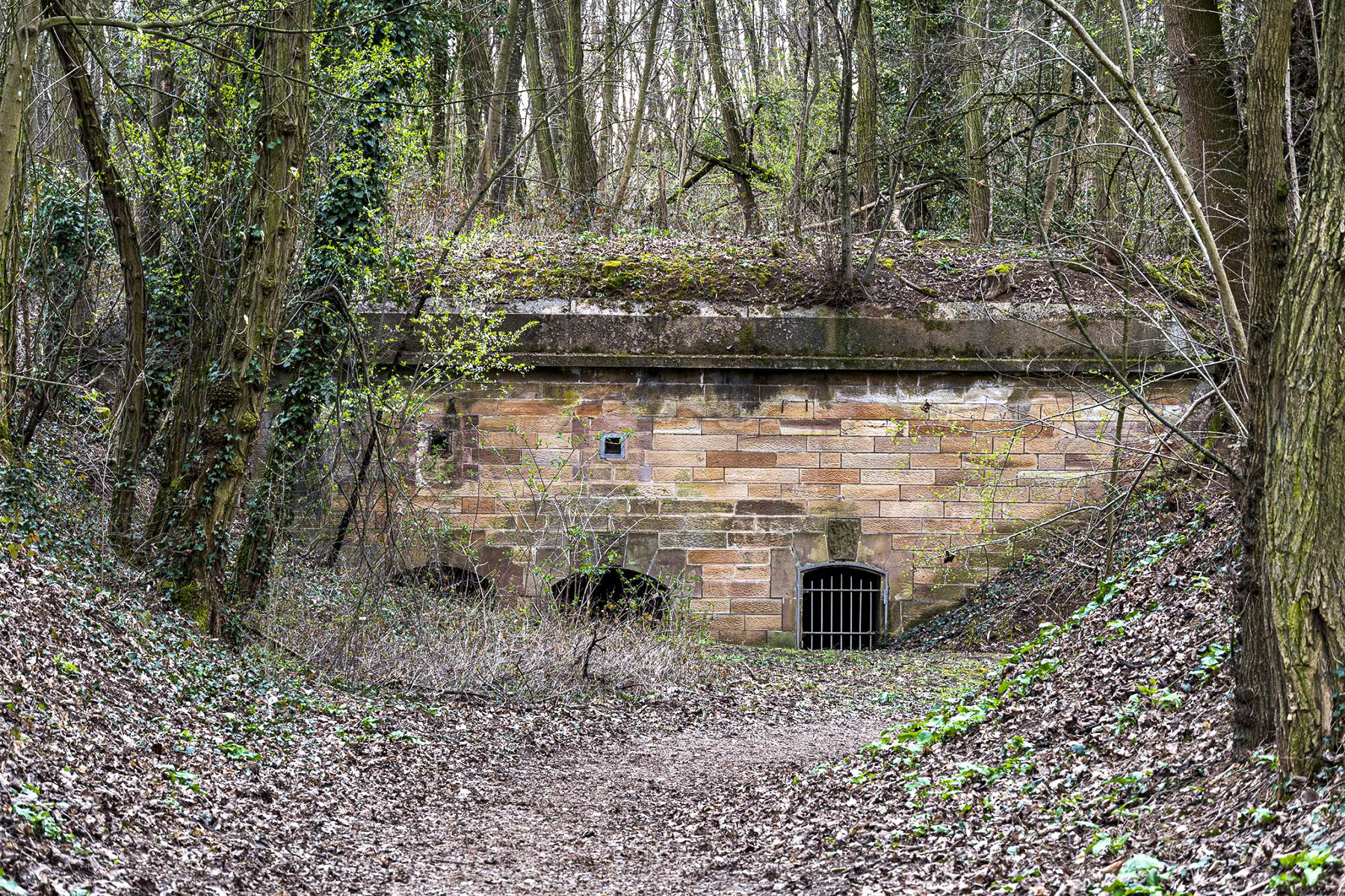 Ligne Maginot - JOFFRE-LEFEBVRE - (Position d'artillerie préparée) - Blockhaus du corps de garde défendant l'entrée - David Palmer