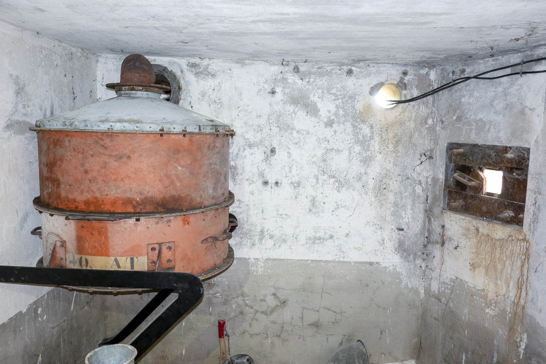 Ligne Maginot - REIMERSWILLER - (PC) - Coffre FM de défense de l'entrée droite en cours de restauration - Michel Teiten