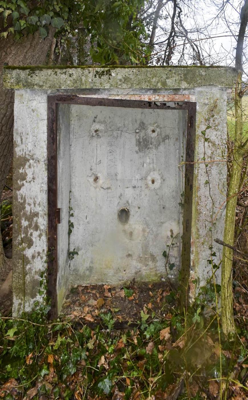 Ligne Maginot - 26 (BORNE DE RACCORDEMENT) - (Chambre de coupure) -  - Daniel Froehly