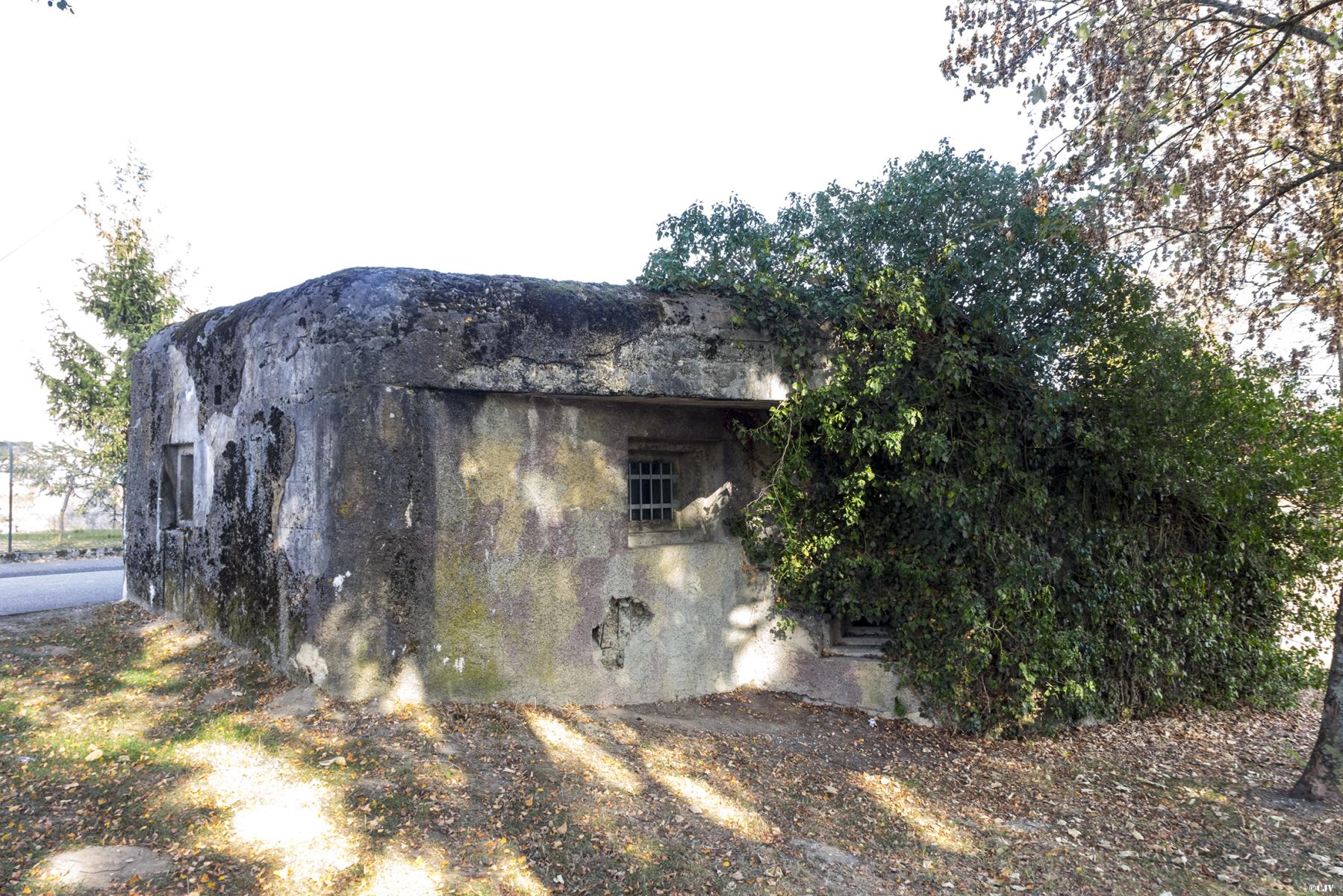 Ligne Maginot - AUENHEIM PONT - (Blockhaus pour canon) - Créneau AC de la chambre de tir haute et créneau mitrailleuse de la chambre de tir basse - Lia VERMEULEN