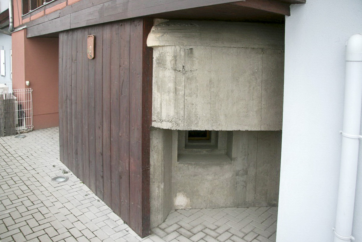 Ligne Maginot - 1 - WANTZENAU SUD OUEST - (Blockhaus pour arme infanterie) - Créneau est - Alain Perouffe