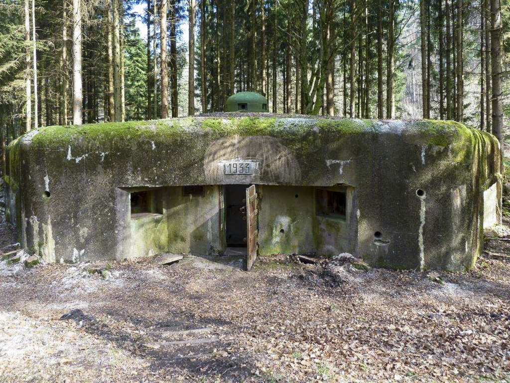 Ligne Maginot - SAEGEMUHLE - (Blockhaus pour arme infanterie) - Façade de l'entrée - Association des Amis de la Fortification des Vosges du Nord.