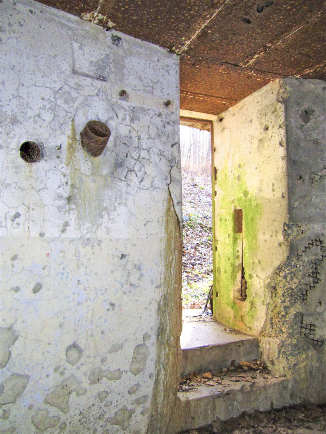 Ligne Maginot - SAEGEMUHLE - (Blockhaus pour arme infanterie) - Entrée et goulotte à grenades - Gregory Fuchs