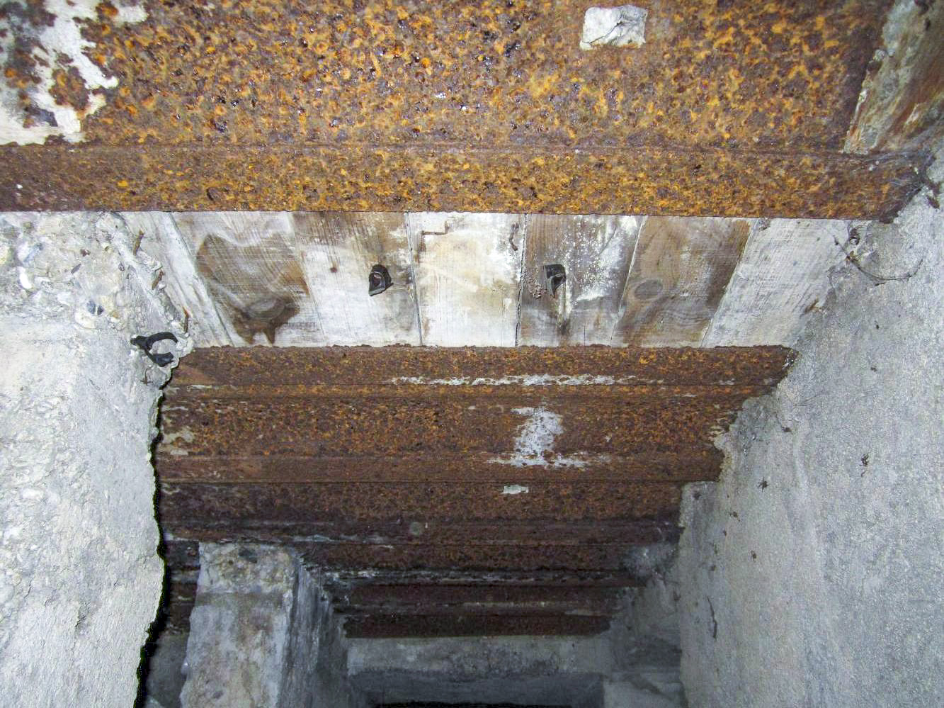 Ligne Maginot - 1 - UNTERJAEGERHOF - (PC de Sous-Quartier) - Couloir - reste de coffrage - Les Gardiens du Rhin