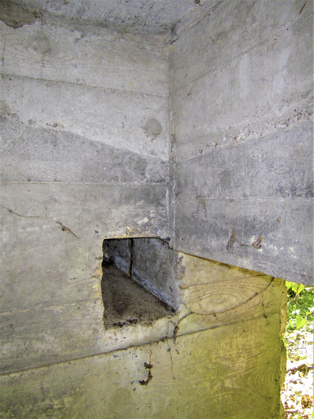 Ligne Maginot - 301A - PORT DU RHIN SUD 35 - (Blockhaus pour arme infanterie) - Créneau de défense rapprochée - Les Gardiens du Rhin